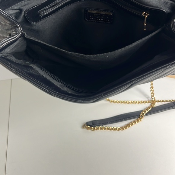 Urban Expressions  Black Puffer Crossbody Women’s Purse With Goal Chain Straps - Picture 7 of 10